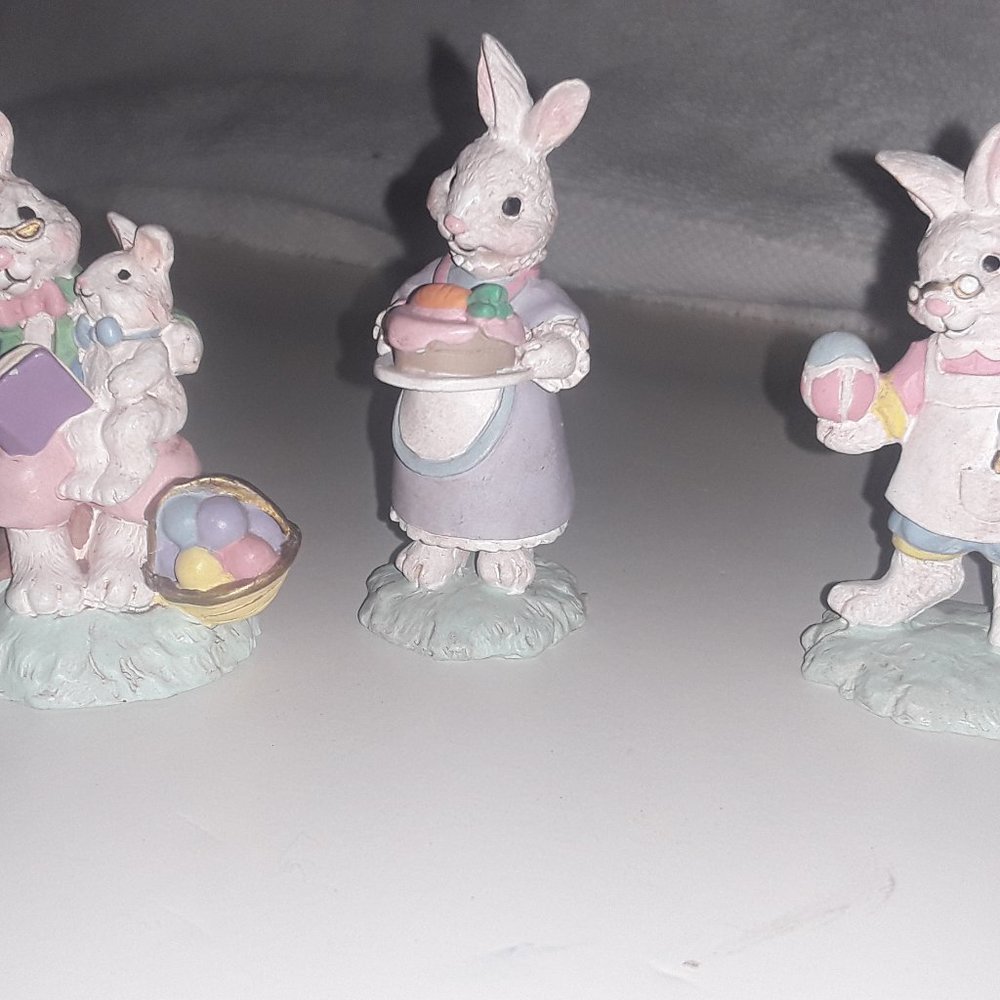3-Midwest Importers Bunnies.